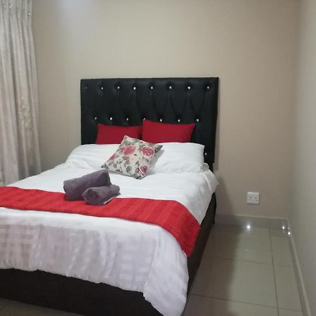 Stunning Apartment In The Heart Of Umhlanga Durban Exterior photo